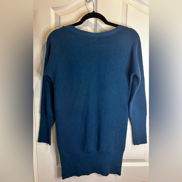 🤩”WHBM” Stylish Teal Blue Long Pullover Sweater w/ Sleeve Button Details Size XS - Picture 3 of 11